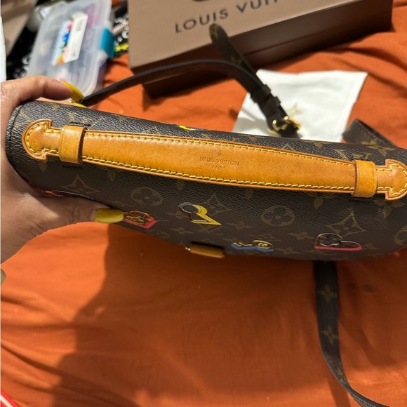Louis Vuitton Pouchette Metis Love Lock Limited Edition Crossbody Bag - Picture 3 of 16